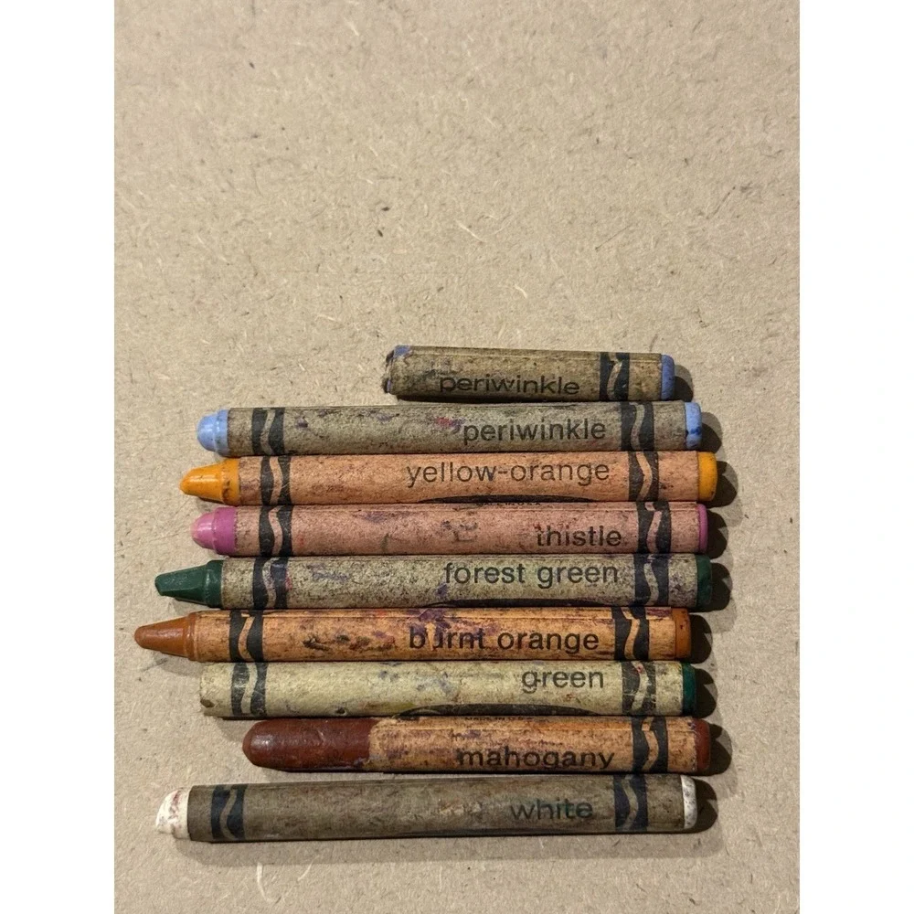 Vtg Crayola Binney & Smith 8‎ Crayons White Mahogany Green Thistle Yellow Orange